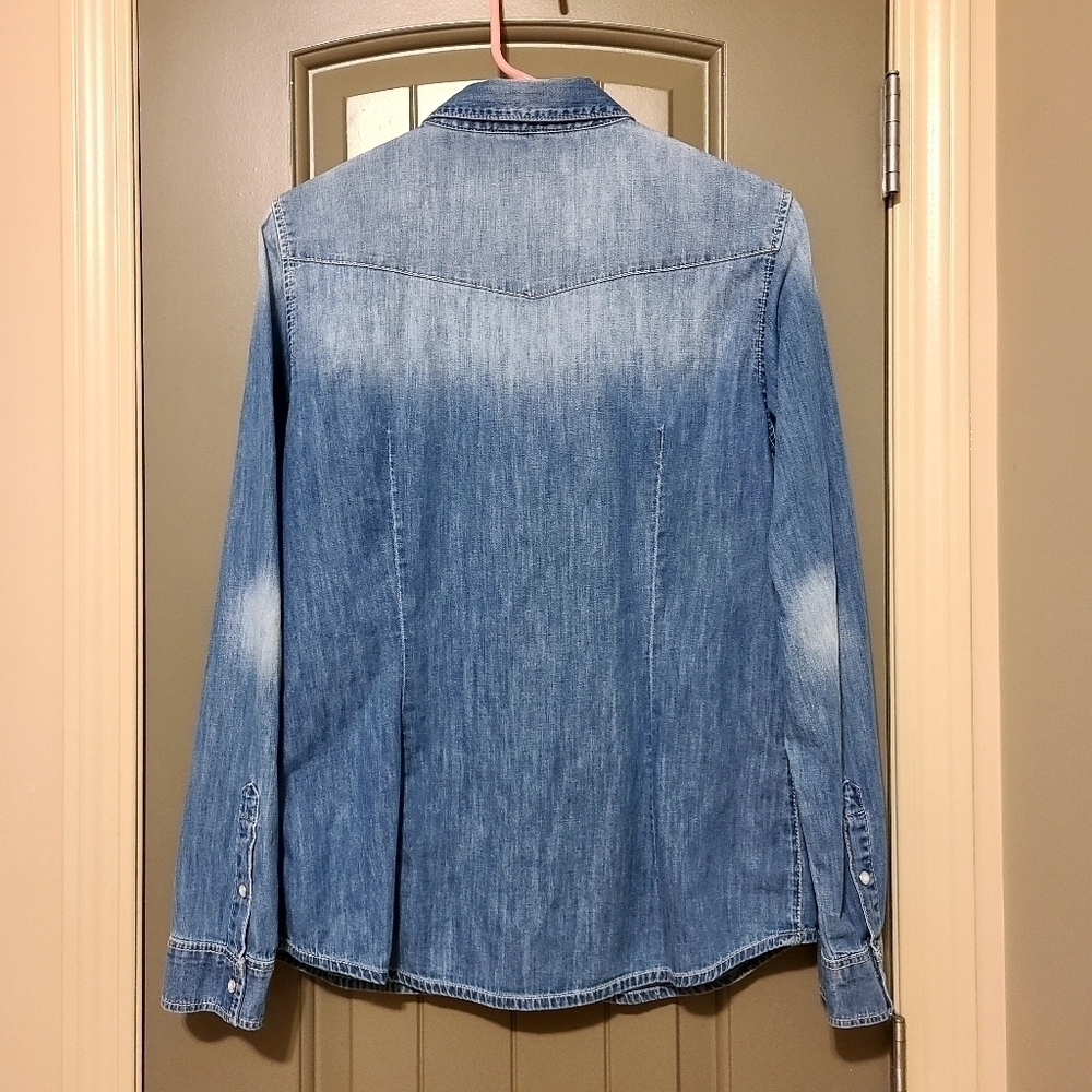 Mavi Denim Chambray Pearl Snap Button Down Shirt Faded Medium Wash Long Sleeves - Picture 7 of 11
